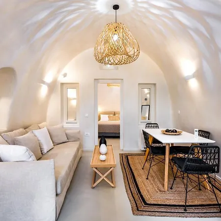 Hill Aparthotel 4*