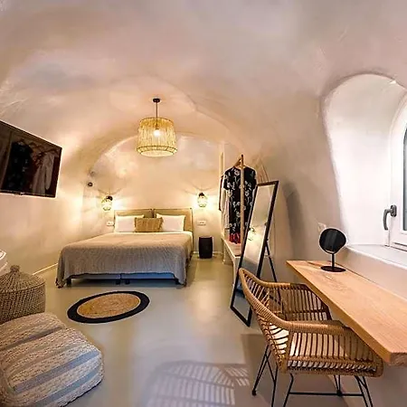 Aparthotel Hill Fira (Santorini)