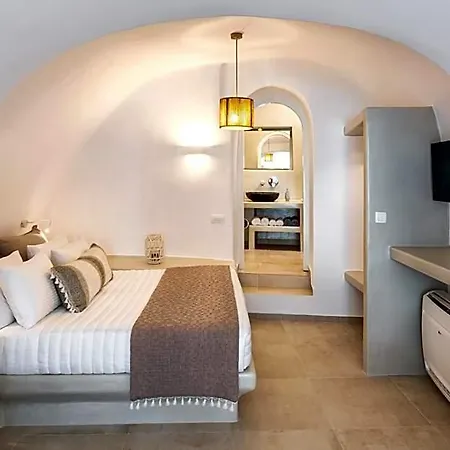 Hill Aparthotel 4*